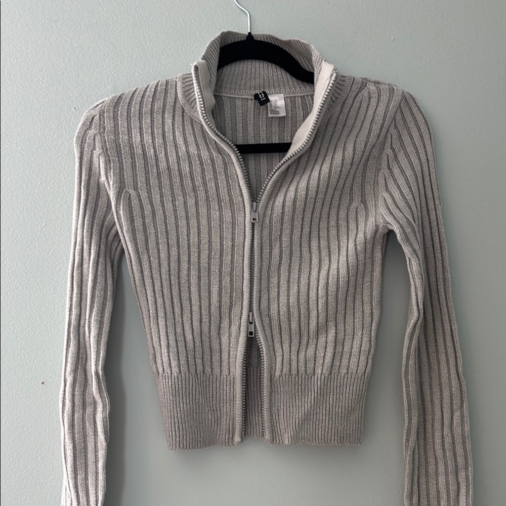 H&M double zip cropped sweater